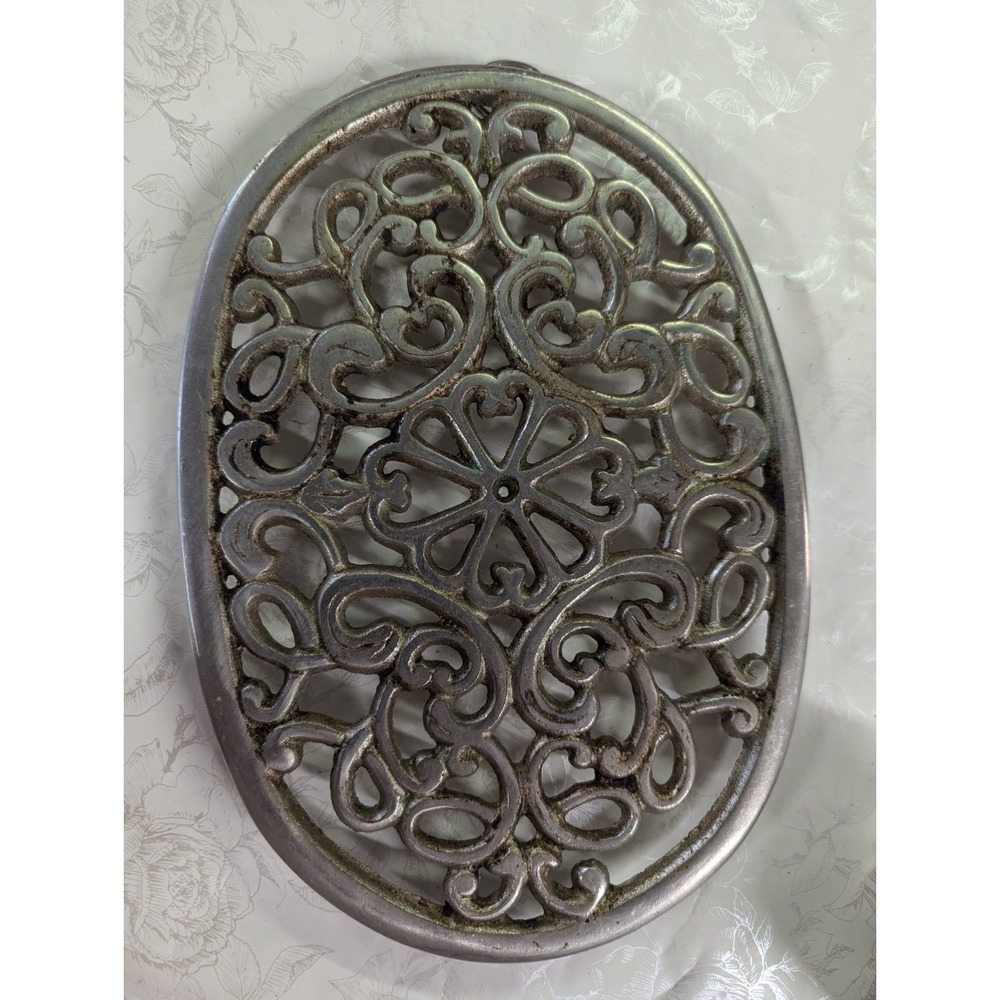 Oval scroll design 2lb cast iron silver kitchen trivet‎ or hanging decoration